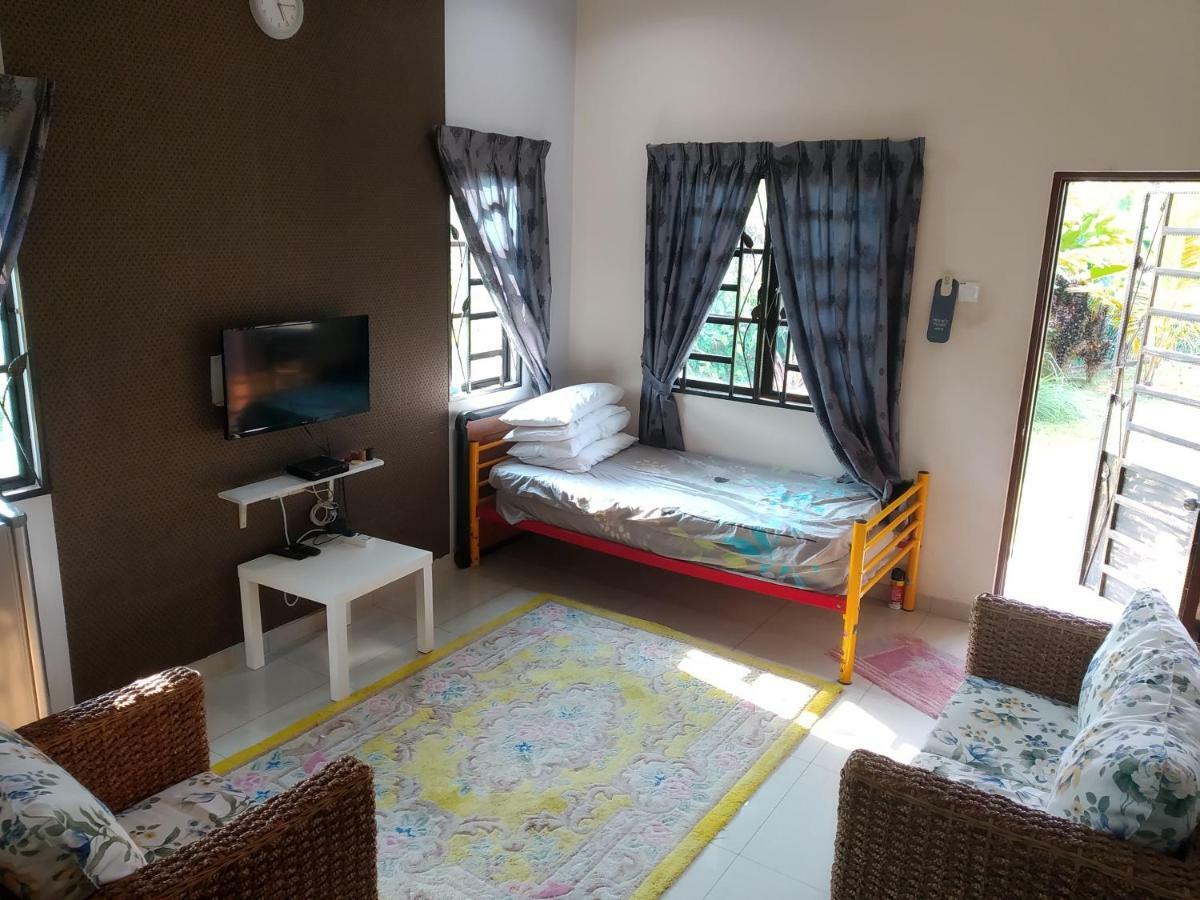 Hma Guesthouse เซปัง ภายนอก รูปภาพ